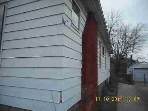 12090 Roselawn (14)_m.jpg